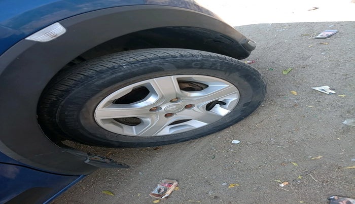 2019 Renault TRIBER RXZ, Petrol, Manual, 15,901 km, tyre