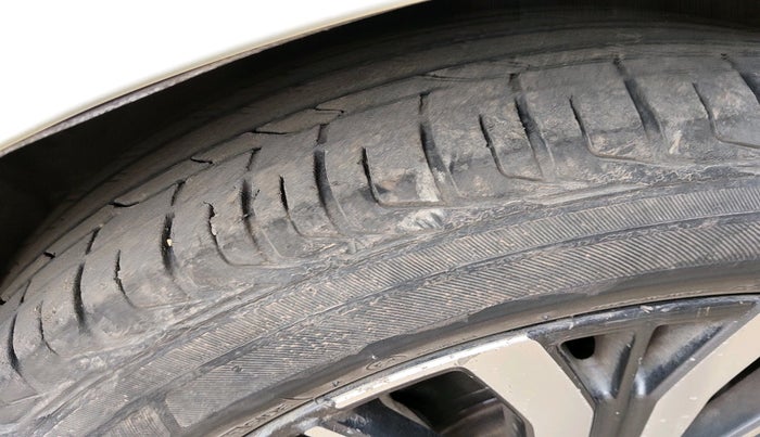 2018 Honda City 1.5L I-VTEC ZX CVT, CNG, Automatic, 1,56,702 km, tyre