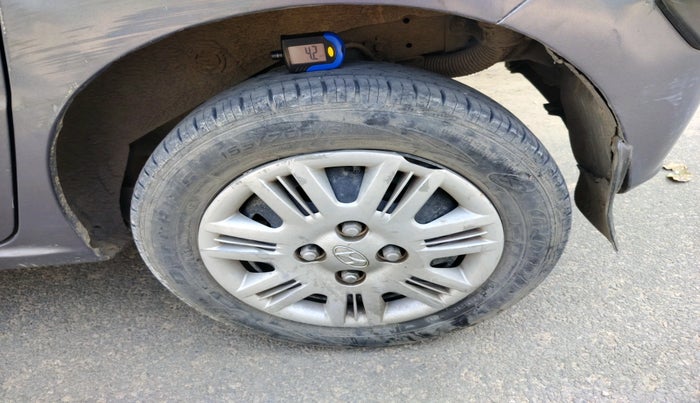 2011 Hyundai Santro Xing GLS, Petrol, Manual, 80,965 km, tyre