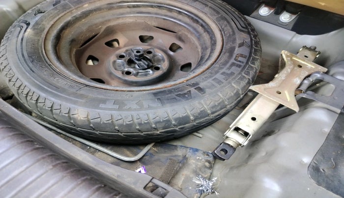 2011 Hyundai Santro Xing GLS, Petrol, Manual, 80,965 km, tyre