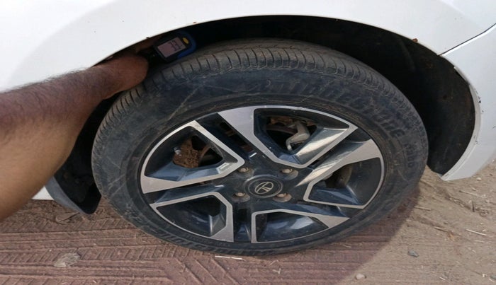 2019 Tata TIGOR XZ PLUS PETROL, Petrol, Manual, 24,689 km, tyre