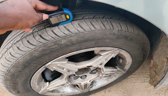 2012 Volkswagen Polo COMFORTLINE 1.2L, Diesel, Manual, 1,26,071 km, tyre