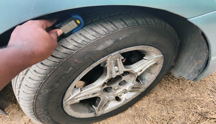 2012 Volkswagen Polo COMFORTLINE 1.2L, Diesel, Manual, 1,26,071 km, tyre