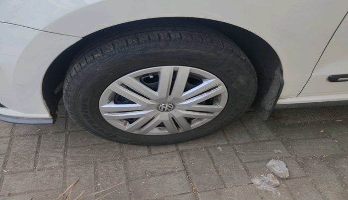 2021 Volkswagen Polo TRENDLINE 1.0L, Petrol, Manual, 40,787 km, tyre