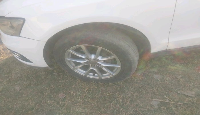 2014 Audi Q5 2.0 TDI quattro Premium, Diesel, Automatic, 1,45,401 km, tyre