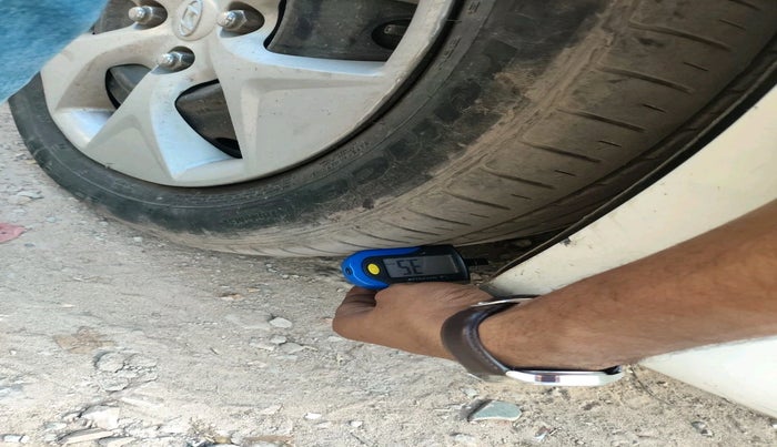 2012 Hyundai Verna FLUIDIC 1.4 CRDI EX, Diesel, Manual, 55,617 km, tyre