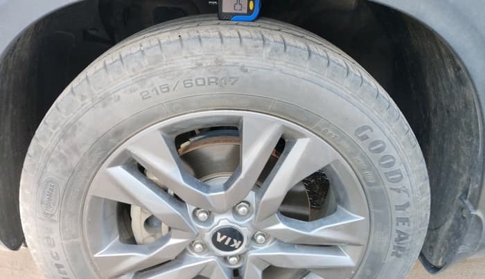2020 KIA SELTOS HTX 1.5 PETROL, Petrol, Manual, 1,10,822 km, tyre