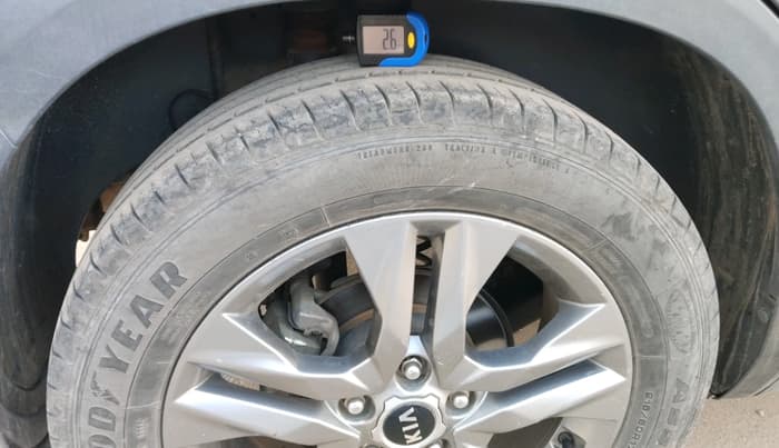 2020 KIA SELTOS HTX 1.5 PETROL, Petrol, Manual, 1,10,822 km, tyre
