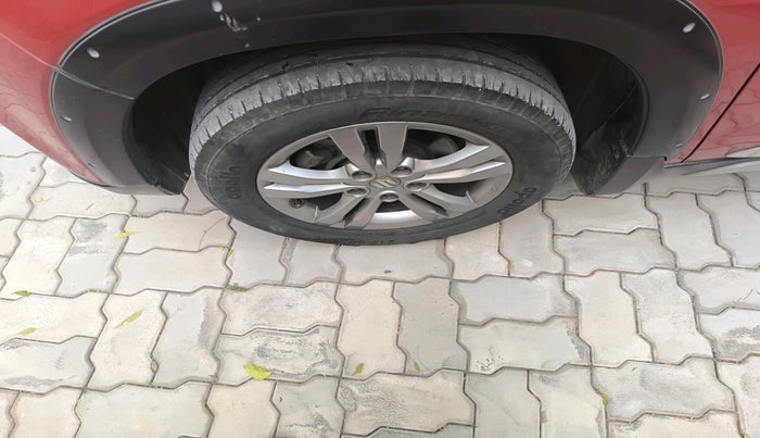 2017 Maruti Vitara Brezza ZDI PLUS, Diesel, Manual, 80,182 km, tyre