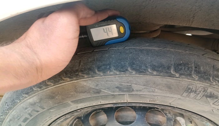 2021 Maruti Alto LXI CNG, CNG, Manual, 1,17,009 km, tyre