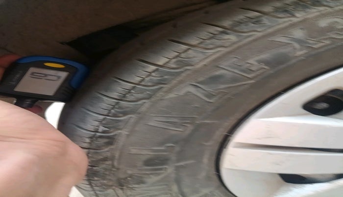 2021 Maruti Alto LXI CNG, CNG, Manual, 1,17,009 km, tyre