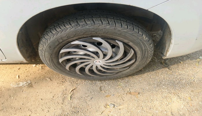 2014 Maruti Wagon R 1.0 LXI, CNG, Manual, 1,37,627 km, tyre