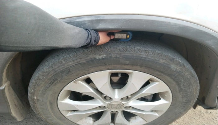 2013 Honda CRV 2.4L 2WD AT, Petrol, Automatic, 1,07,769 km, tyre