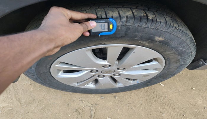 2015 Maruti S Cross ZETA 1.3, Diesel, Manual, 1,21,273 km, tyre