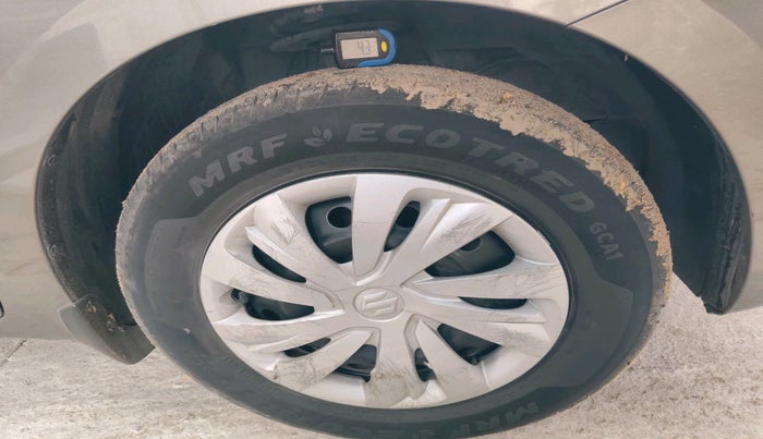 2024 Maruti Swift VXi (O) AMT, Petrol, Automatic, 33,447 km, tyre