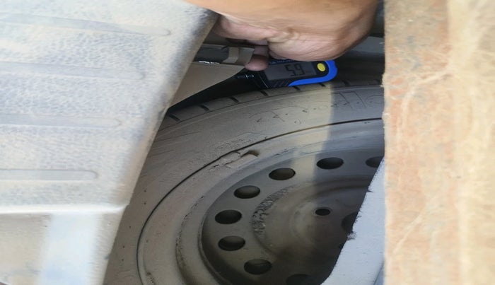 2012 Maruti Wagon R 1.0 VXI, CNG, Manual, 1,63,682 km, tyre