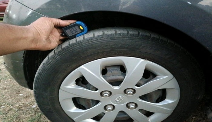 2014 Hyundai Eon SPORTZ, CNG, Manual, 64,067 km, tyre