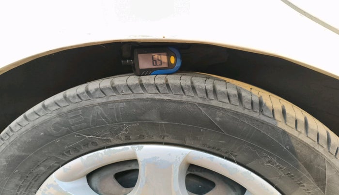 2012 Hyundai Accent EXECUTIVE, CNG, Manual, 1,90,897 km, tyre