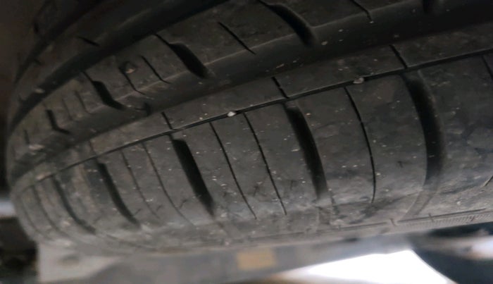 2020 Tata Harrier XZA PLUS 2.0L, Diesel, Automatic, 2,10,227 km, tyre