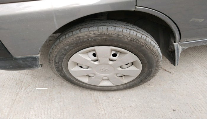 2024 Maruti Eeco 5 STR AC, Petrol, Manual, 15,207 km, tyre