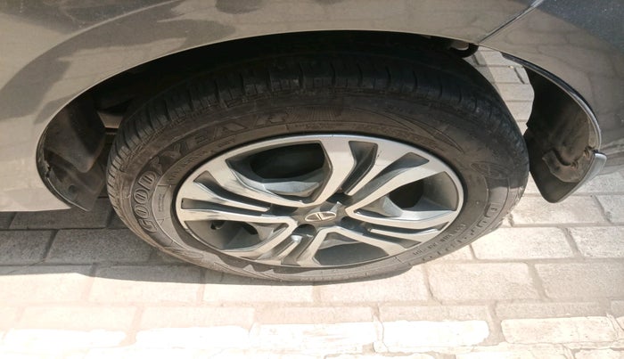 2022 Tata TIGOR XZ PLUS CNG, CNG, Manual, 76,500 km, tyre