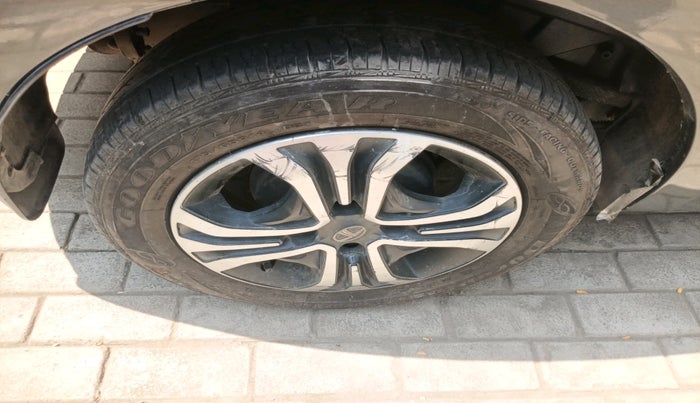 2022 Tata TIGOR XZ PLUS CNG, CNG, Manual, 76,500 km, tyre