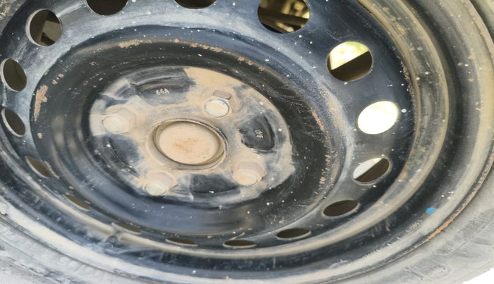 2011 Maruti Wagon R 1.0 VXI, Petrol, Manual, 1,06,905 km, tyre