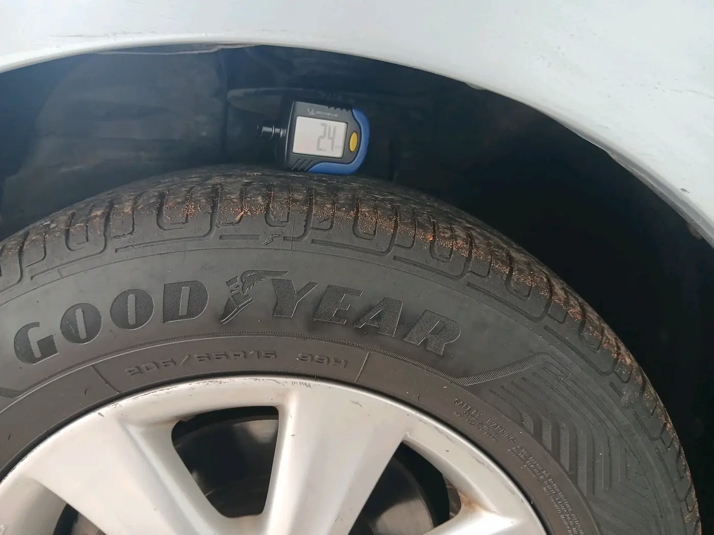 2011 Toyota Corolla Altis VL AT PETROL, Petrol, Automatic, 1,14,164 km, tyre