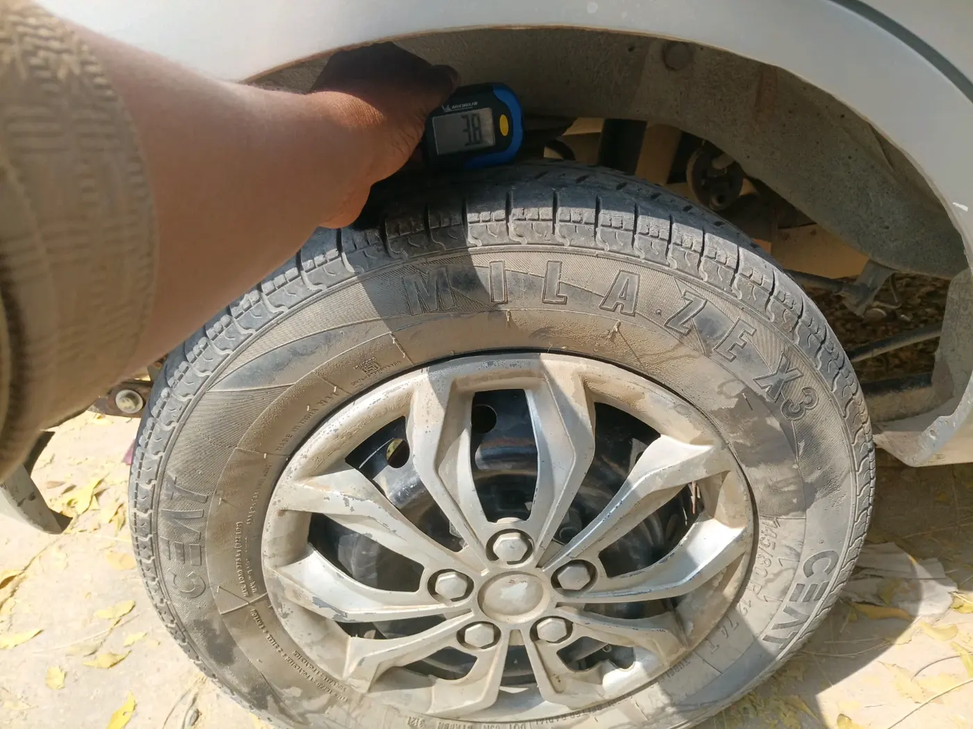 2016 Maruti Alto 800 LXI, Petrol, Manual, 1,29,443 km, tyre
