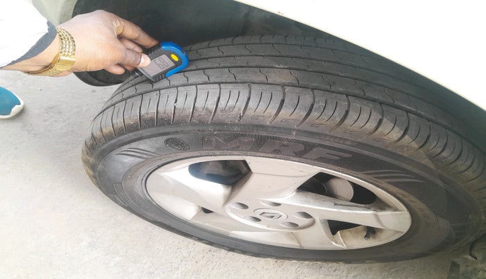 2012 Renault Duster 85 PS RXL DIESEL, Diesel, Manual, 1,80,256 km, tyre