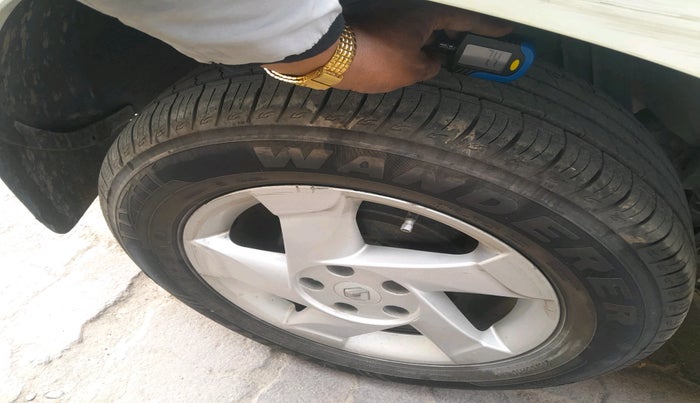 2012 Renault Duster 85 PS RXL DIESEL, Diesel, Manual, 1,80,256 km, tyre