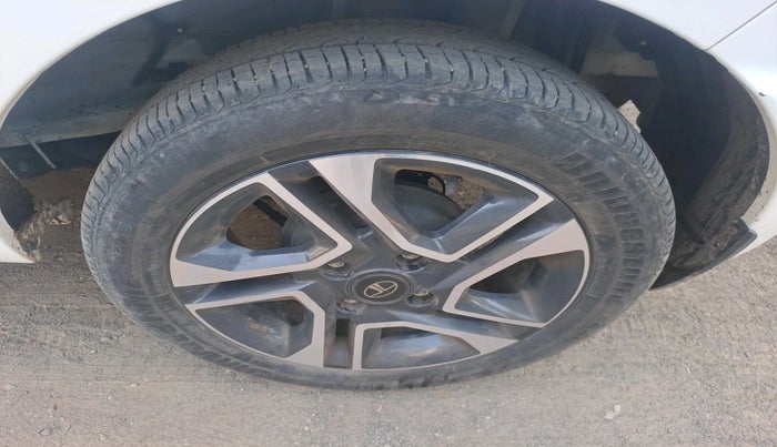 2022 Tata Tiago XZ PLUS PETROL, Petrol, Manual, 31,890 km, tyre