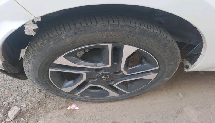 2022 Tata Tiago XZ PLUS PETROL, Petrol, Manual, 31,890 km, tyre
