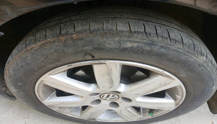 2011 Volkswagen Vento COMFORTLINE 1.6, Petrol, Manual, 92,513 km, tyre