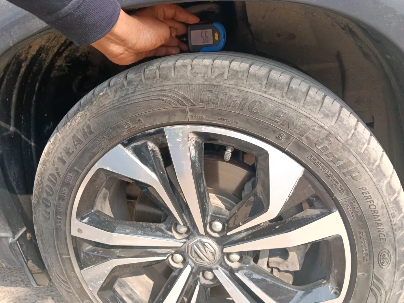 2023 MG HECTOR PLUS SHARP PRO 1.5 PETROL TURBO CVT 7 STR, Petrol, Automatic, 20,937 km, tyre