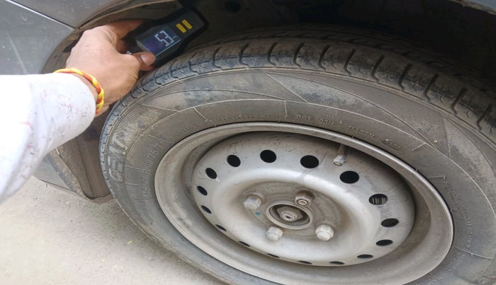 2012 Maruti Wagon R 1.0 LXI, Petrol, Manual, 67,346 km, tyre