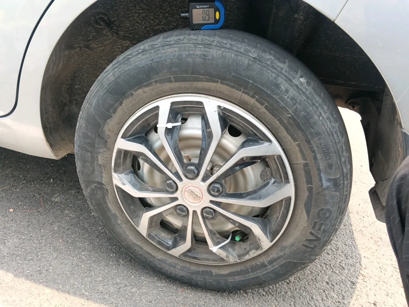 2022 Hyundai NEW SANTRO MAGNA, Petrol, Manual, 3,70,000 km, tyre