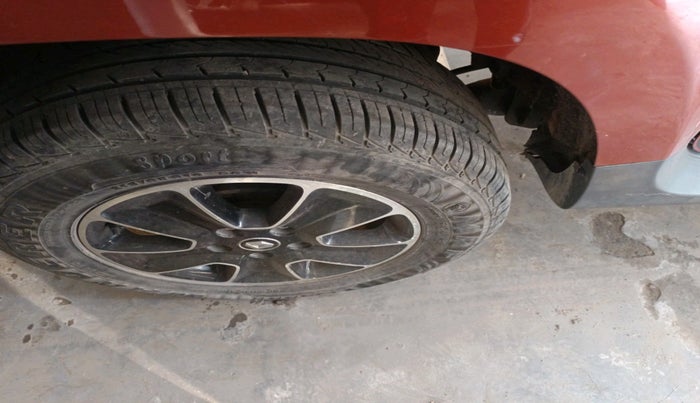 2017 Renault Duster RXS CVT, Petrol, Automatic, 19,221 km, tyre