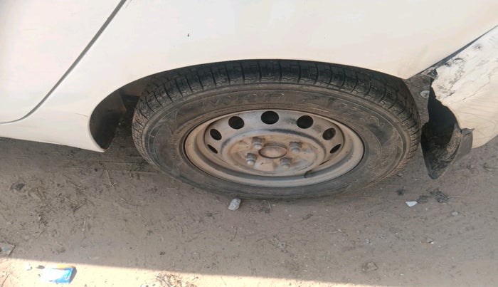 2014 Hyundai Eon ERA + LPG, Petrol, Manual, 66,085 km, tyre