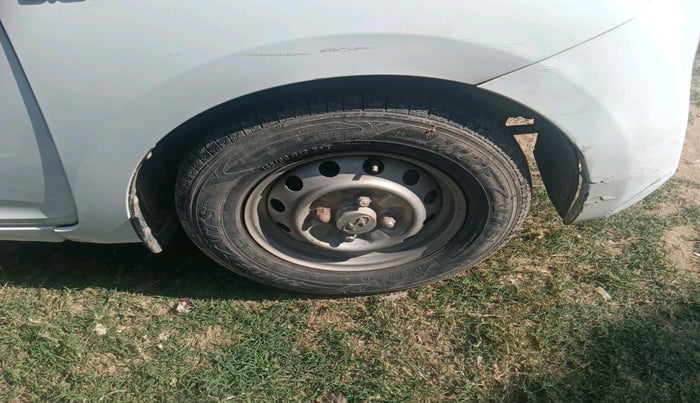 2014 Hyundai Eon ERA + LPG, Petrol, Manual, 66,085 km, tyre