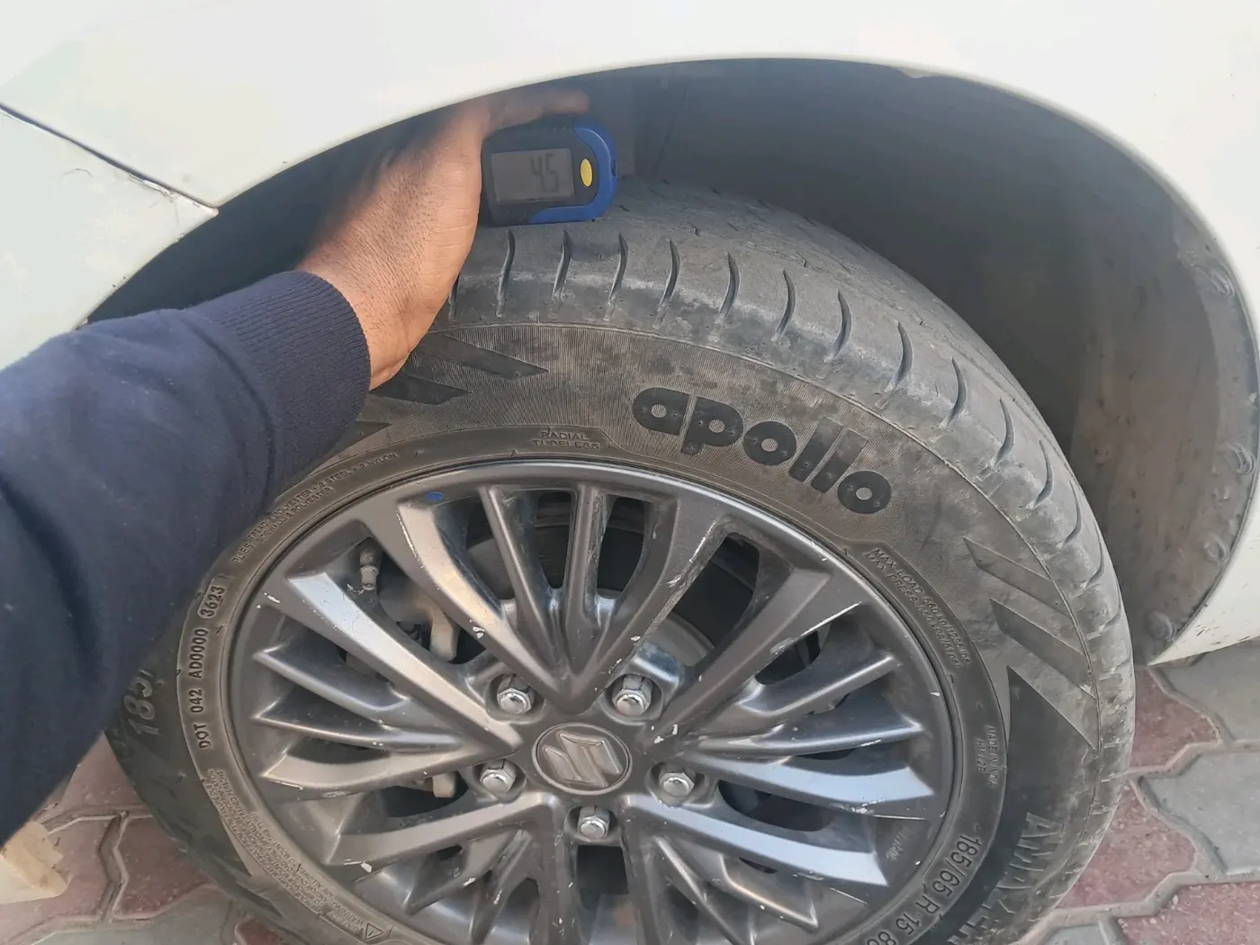 2019 Maruti Ertiga ZXI+ SHVS, Petrol, Manual, 90,043 km, tyre