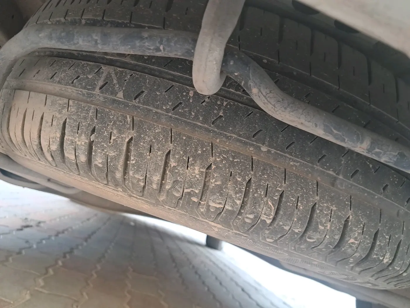 2019 Maruti Ertiga ZXI+ SHVS, Petrol, Manual, 90,043 km, tyre