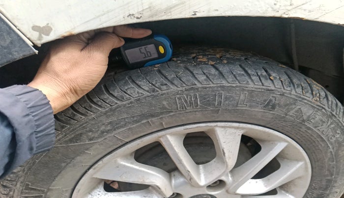 2017 Mahindra Kuv100 K6 PLUS 6 STR, CNG, Manual, 87,832 km, tyre