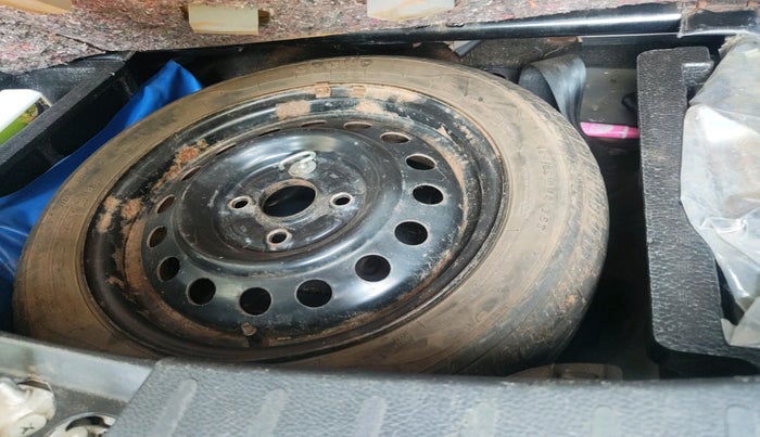 2016 Maruti Wagon R 1.0 VXI AMT, Petrol, Automatic, 42,229 km, tyre