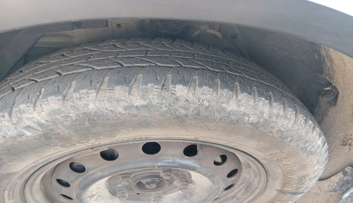 2016 Mahindra XUV500 W6 AT 1.99, Diesel, Automatic, 78,933 km, tyre