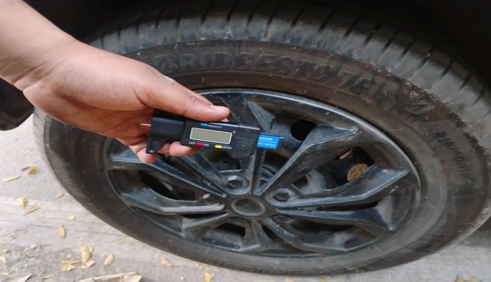 2021 Tata NEXON XMA DIESEL, Diesel, Automatic, 1,00,298 km, tyre