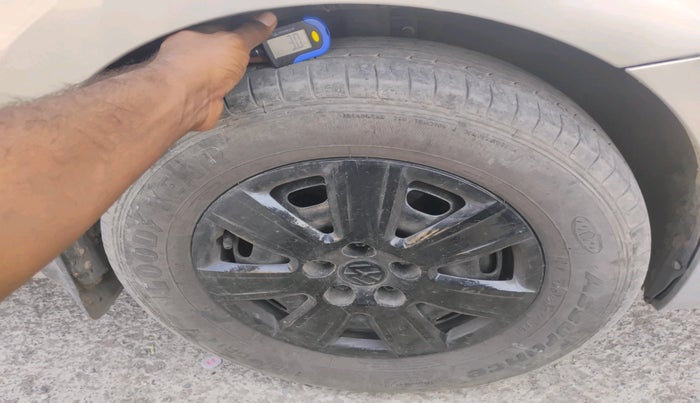 2012 Volkswagen Vento COMFORTLINE 1.6, Petrol, Manual, 1,27,979 km, tyre