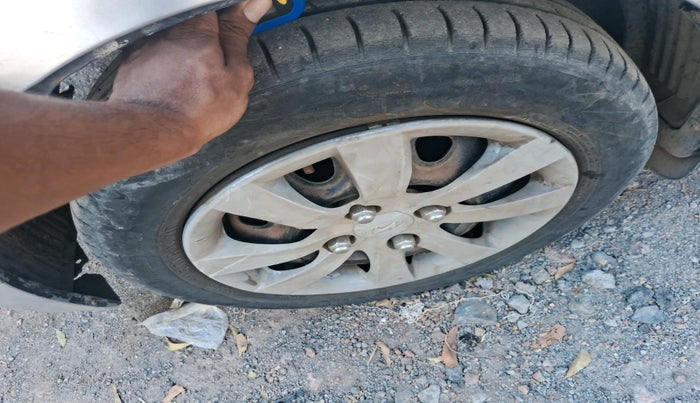 2012 Hyundai Eon MAGNA +, Petrol, Manual, 93,170 km, tyre