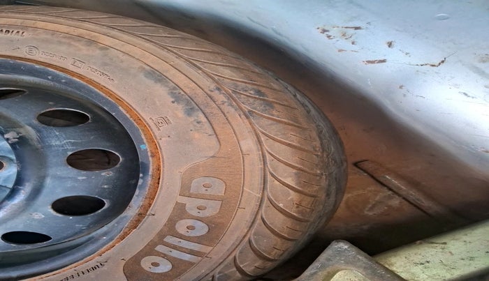 2012 Hyundai Eon MAGNA +, Petrol, Manual, 93,170 km, tyre