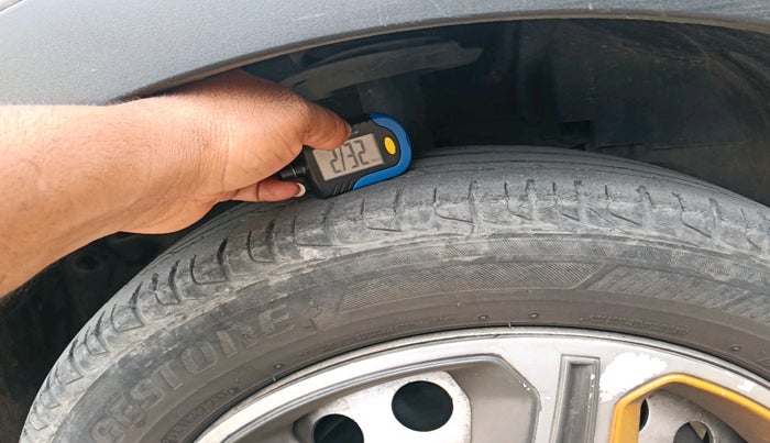 2020 Tata NEXON XE PETROL, Petrol, Manual, 53,824 km, tyre